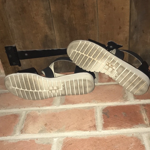 Good Choice Sandals - Picture 3 of 5